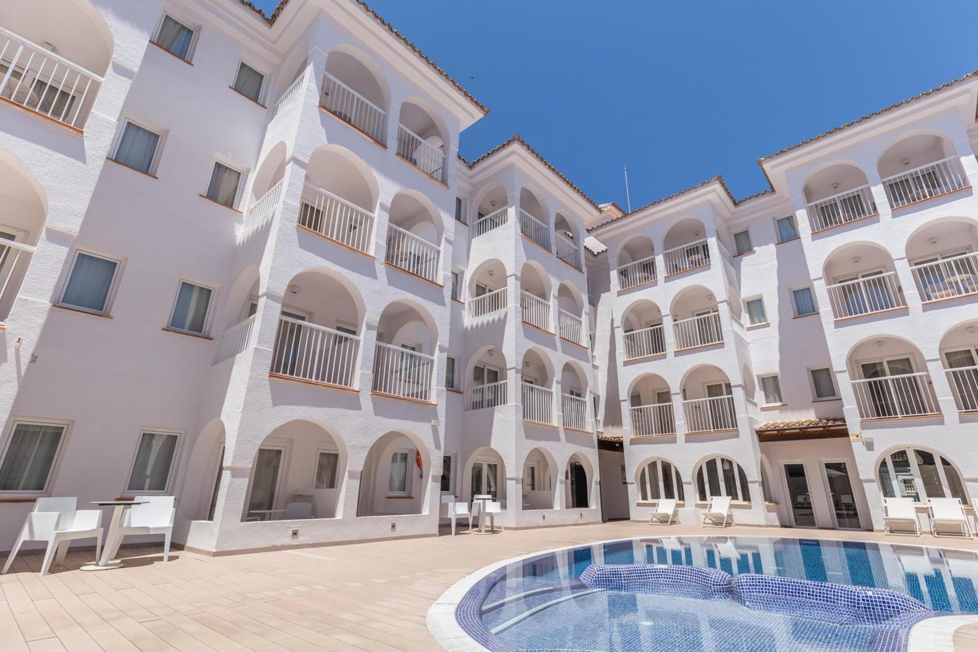 Bq Cala Ratjada (adults Only) 4*