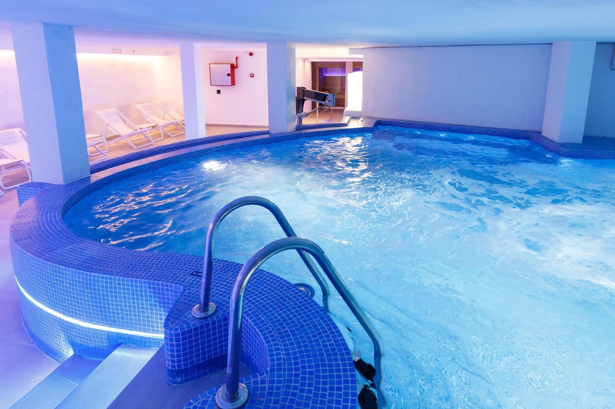 Bq (adults Only) Cala Ratjada (Mallorca)