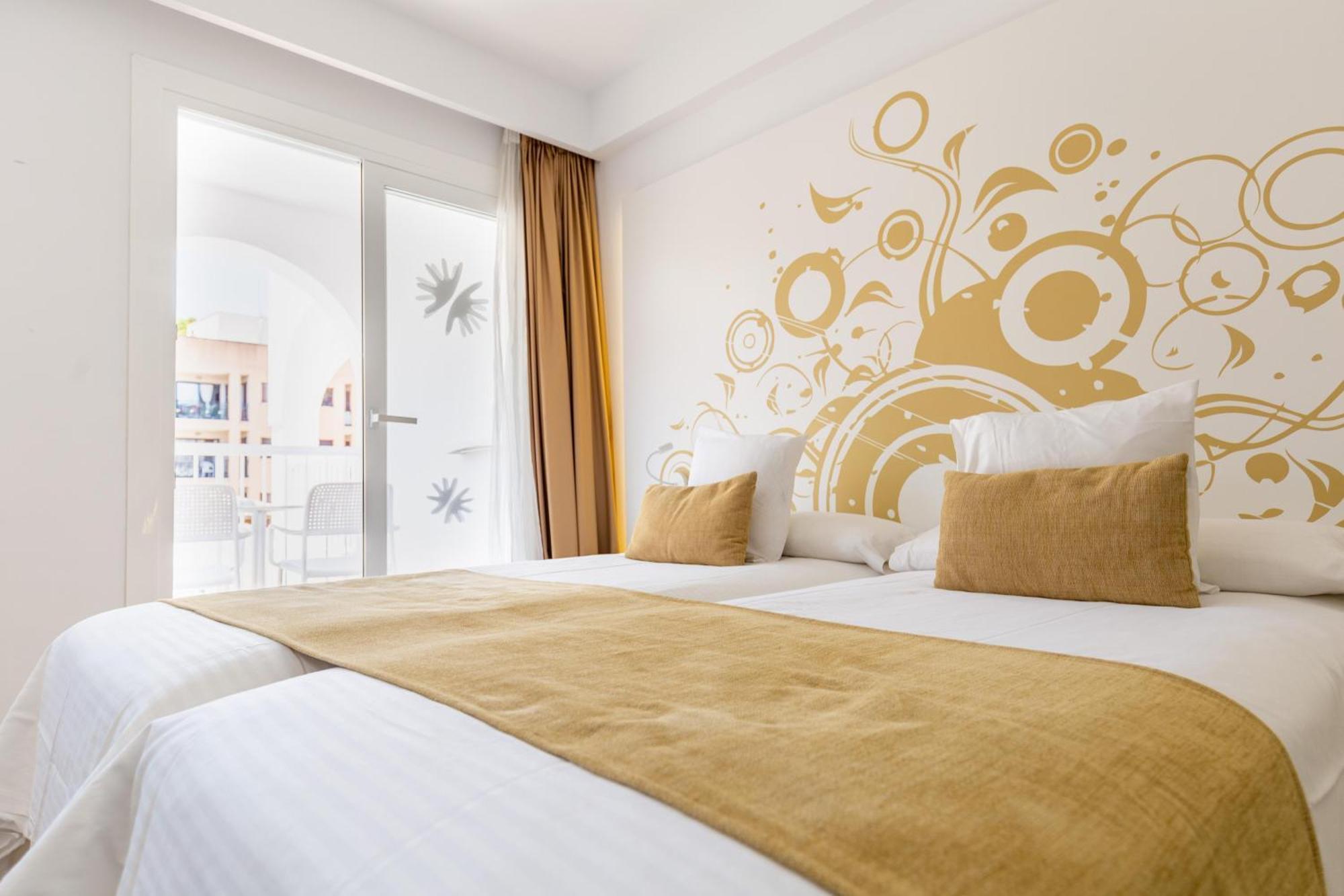 Bq (adults Only) 4*